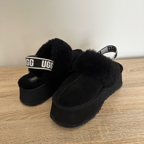 Ugg Funkette Platform Slippers, Black Size 8, Used GREAT condition! - Picture 2 of 6